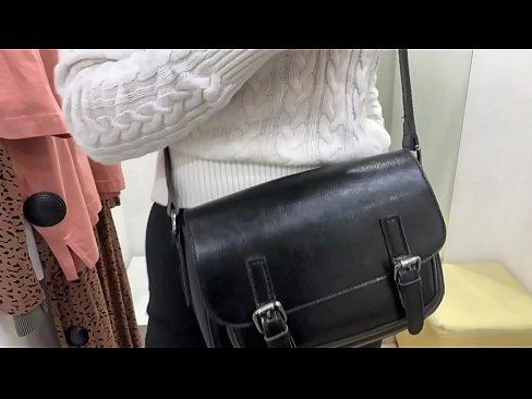 ❤️ Masturbazione publica di a ghjovana cagna FeralBerry cù un dildo in a sala di prove ❤️ Video sessu à co.bookland.top ❌