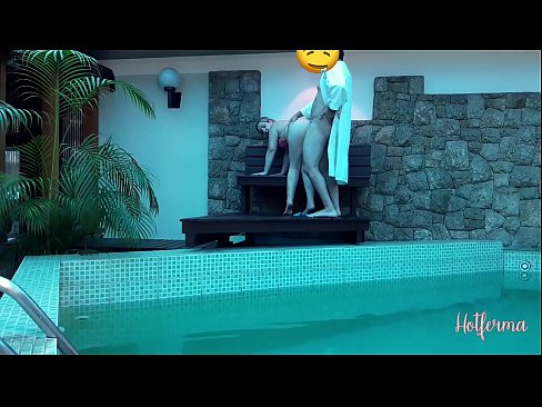 ❤️ Boss invita a cameriera à a piscina, ma ùn pudia resiste à un caldu ❤️ Video sessu à co.bookland.top ❌
